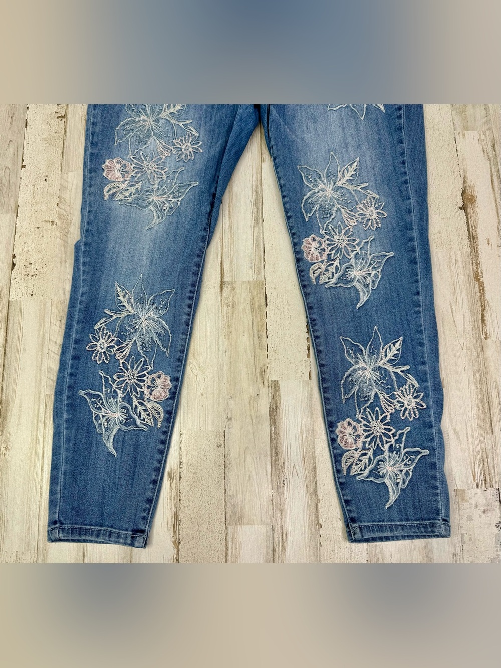 Lane Bryant Womens 14 Skinny Leg Jeans Blue Wash High Rise Flower Pattern - Picture 3 of 11